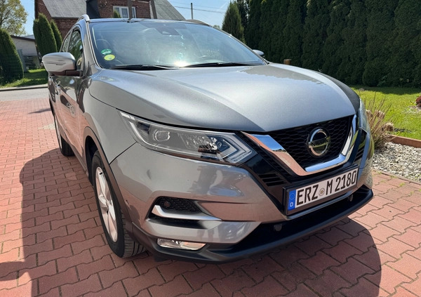 Nissan Qashqai cena 69900 przebieg: 142000, rok produkcji 2018 z Radomsko małe 232